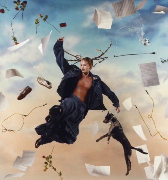 Maddie Ashman leva microtonalidade ao pop em Her side, EP que mistura chamber pop, psicodelia e afinações pouco usuais.