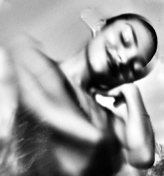 Olivia Dean vence Revelação no Grammy 2026 por causa de The art of loving: pop neo soul elegante, conceitual e maduro, que confirma talento além do hype.