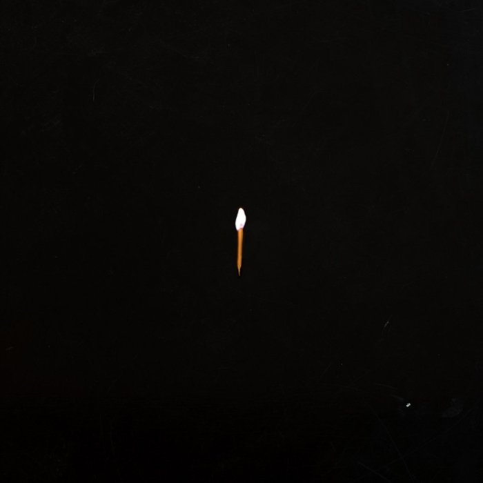 Sault reage a crises internas em Chapter 1: soul setentista relaxado, letras espirituais e indiretas a rivais; som elegante, clima de desabafo.