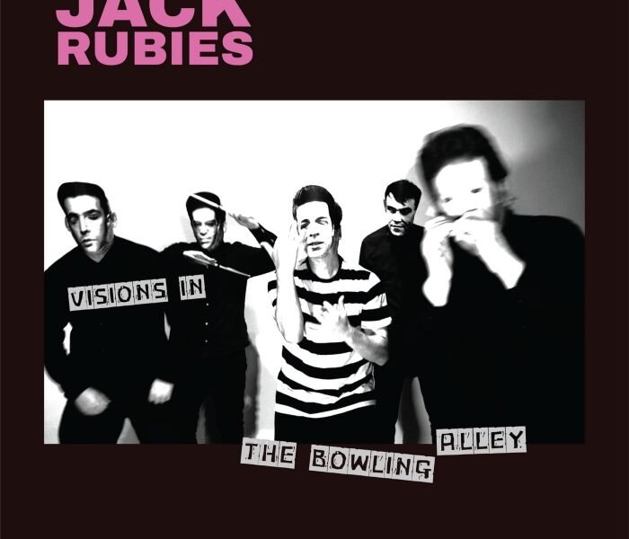 Veteranos pouco lembrados do indie britânico, Jack Rubies retornam sem nostalgia: Visions in the bowling alley mistura C86, britpop e psicodelia, com canções fortes acima das referências.