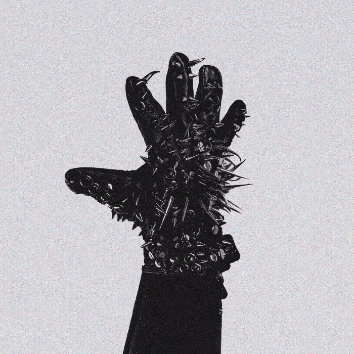 Chalk mistura punk e eletrônica com peso e melodia em Crystalpunk, indo do industrial ao pop e trocando o niilismo por autodescoberta e confronto.