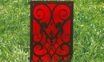 Chococorn and The Sugarcanes faz em Todos os cães merecem o céu um emo que mistura lo-fi, eletrônico e pós-punk com memórias, traumas e melodias fortes.