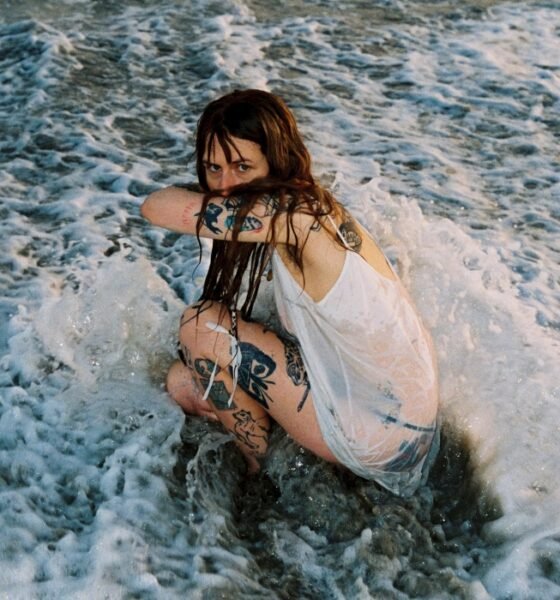 Em Heaven 2, Lala Lala une alt-pop e dream pop introspectivo. Disco alterna bons momentos e climas melancólicos, com letras abertas a interpretação.