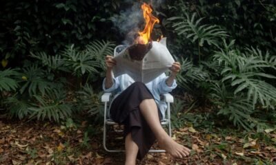 Paola Lappicy mistura MPB, eletrônico e samba em disco urbano sobre solidão, amores e caos interno, com referências diversas e clima contemplativo.