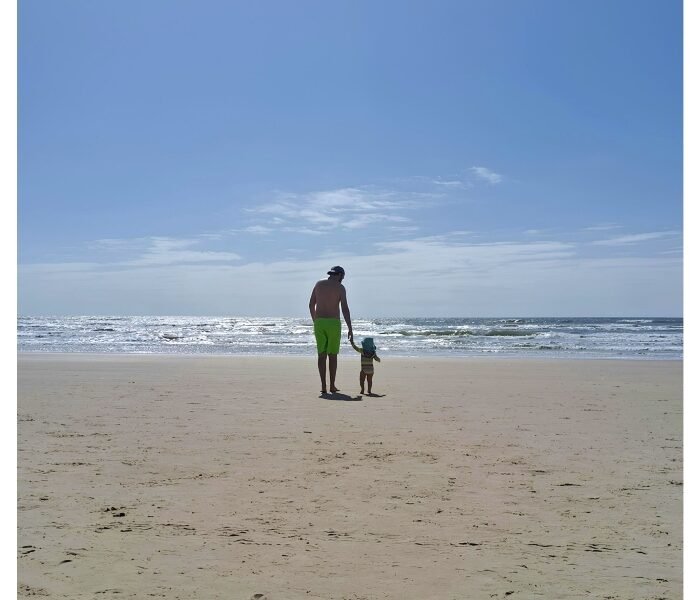 Poty homenageia a praia gaúcha de Cidreira em Cidrerê, disco acústico com clima de praia, ruídos naturais e mistura de influências, transformando o lugar em refúgio musical.