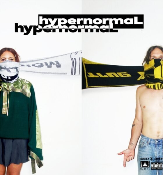 hypernormaL, do duo canadense Shelf Lives, mistura electro-punk, rap e new wave num som caótico e destruidor, cheio de energia e clima de descontrole.