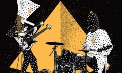 Misterioso duo canadense Angine de Poitrine mistura math rock, microtons e pop em Vol. II, equilibrando experimentalismo e acessibilidade com energia quase festiva.