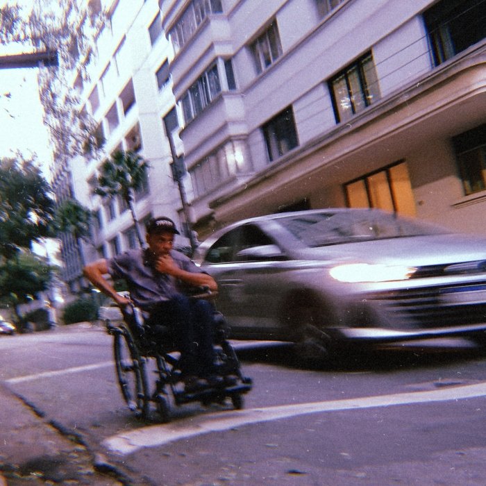 Ouvimos: Barulhista – “Música para dançar sentado” (EP)