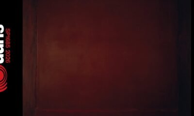 Sunn O))) lança álbum epônimo com drones longos, som denso e ritualístico; experiência hipnótica, estranha e nada acessível para qualquer ouvinte.