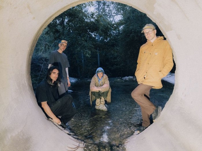O DIIV está no elenco do Balaclava Fest em 2026 (Foto: Coley Brown / Divulgação)