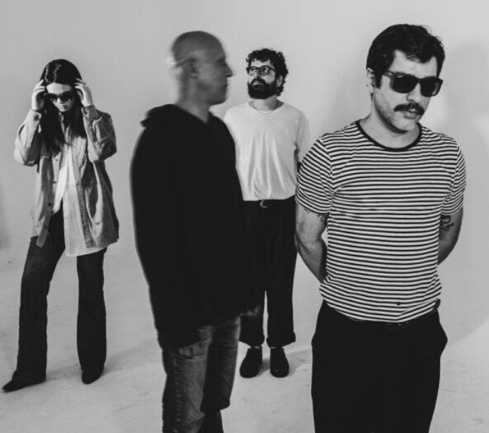 Lava Divers: de volta com a ruidosa “Time”