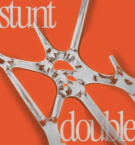 Resenha:Queen’s Pleasure – “Stunt double”