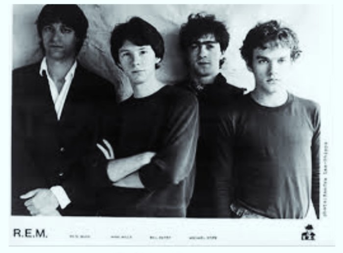 R.E.M. recorda os 44 anos do primeiro contrato com uma gravadora