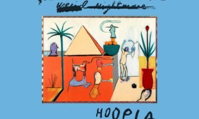 No Weird Nightmare, Alex Edkins troca o noise do Metz por power pop melódico: ganchos, distorção e referências 60s/90s no ótimo álbum Hoopla.