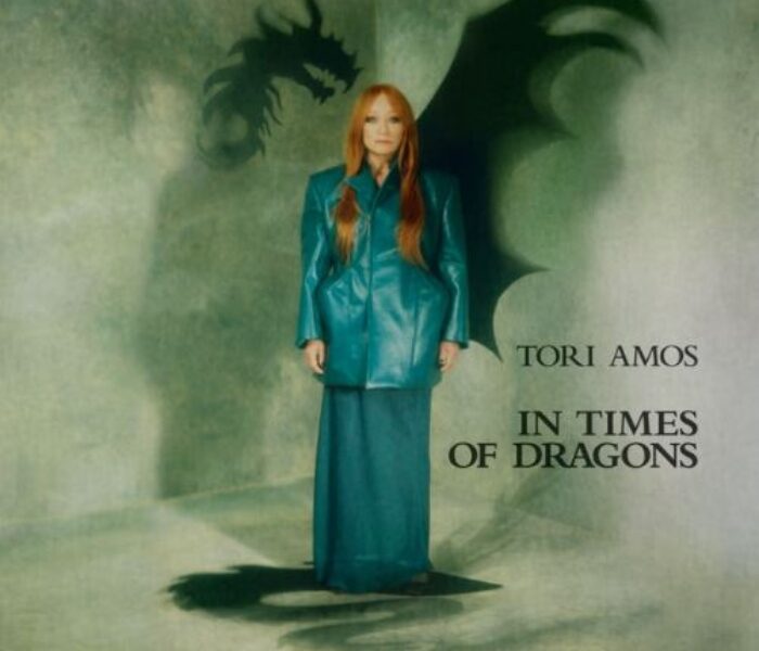 Resenha: Tori Amos – “In times of dragons”