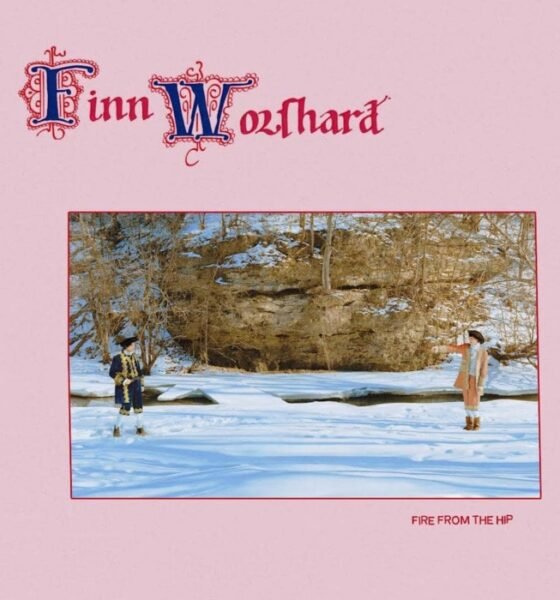 Resenha: Finn Wolfhard – “Fire from the hip”