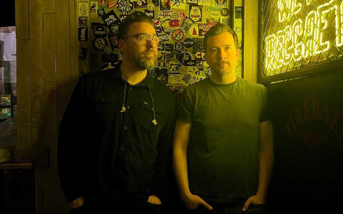 Yoses junta pós-punk e shoegaze em estreia marcada por reencontro