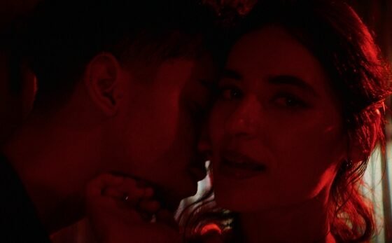 "Dominó", do Tangolo Mangos, ganha clipe (Foto: Still do clipe)