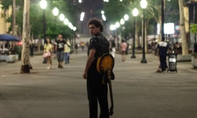 Resenha: Felipe Santiago – “Estrangeiro”