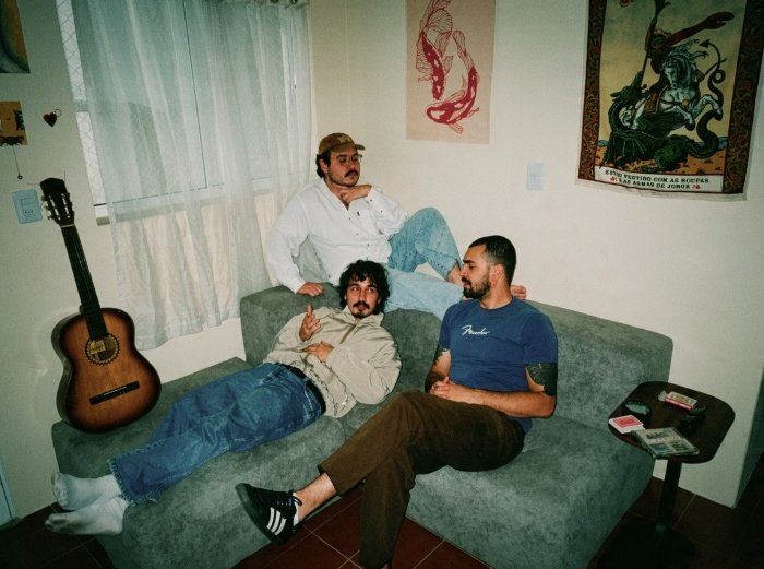 Surfe cruza MPB e psicodelia no single duplo "Saudades tropicais - Volume 1"
