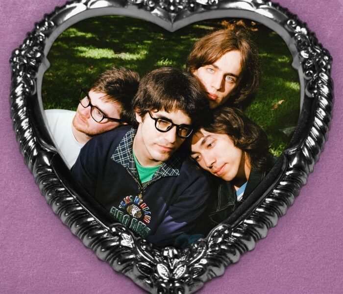 Resenha: The Lazy Eyes – “Cheesy love song”