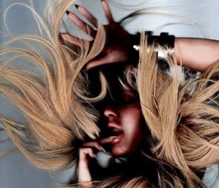 Resenha: Ellie Goulding – “I know too much”
