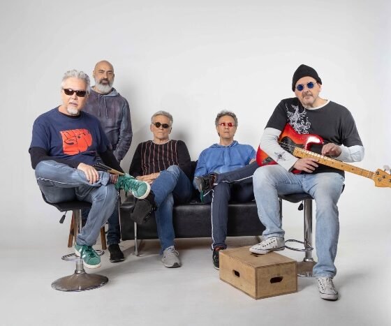 Inimigos do Rei mostram lado sombrio em “Vício”, com Fausto Fawcett