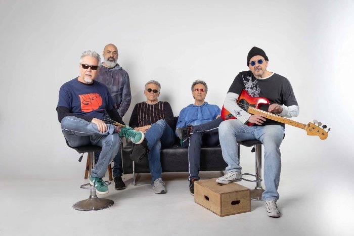 Inimigos do Rei mostram lado sombrio em “Vício”, com Fausto Fawcett