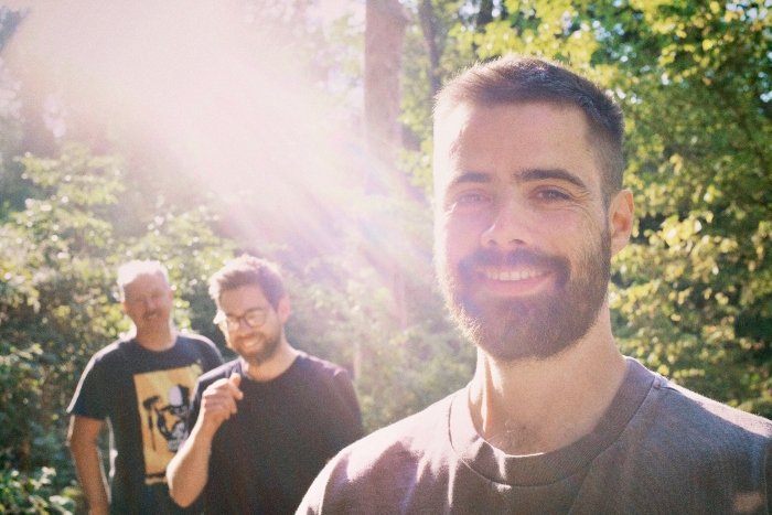 Takeda transforma trauma de seita apocalíptica em folk e grunge pesado